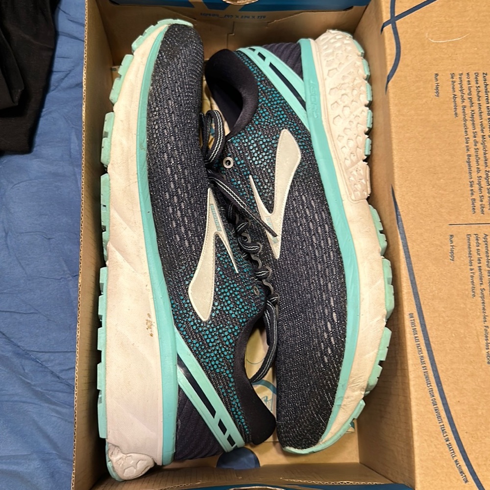 BROOKS GHOST 11 RUNNING SHOES